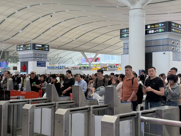 马年开春广深港高铁跨境客流突破550万