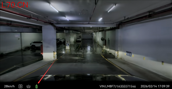 问界M7车主控诉车库撞墙 网友秒破案：环氧地坪+水 下坡还主动加速